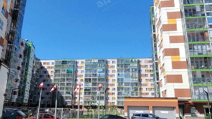 Свежий ремонт, чистовые полы, продуманная планировка.