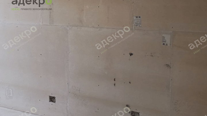 Откосы и подоконник заменены на плиты УниПлит, П-образный обход оконного проёма без демонтажа батареи